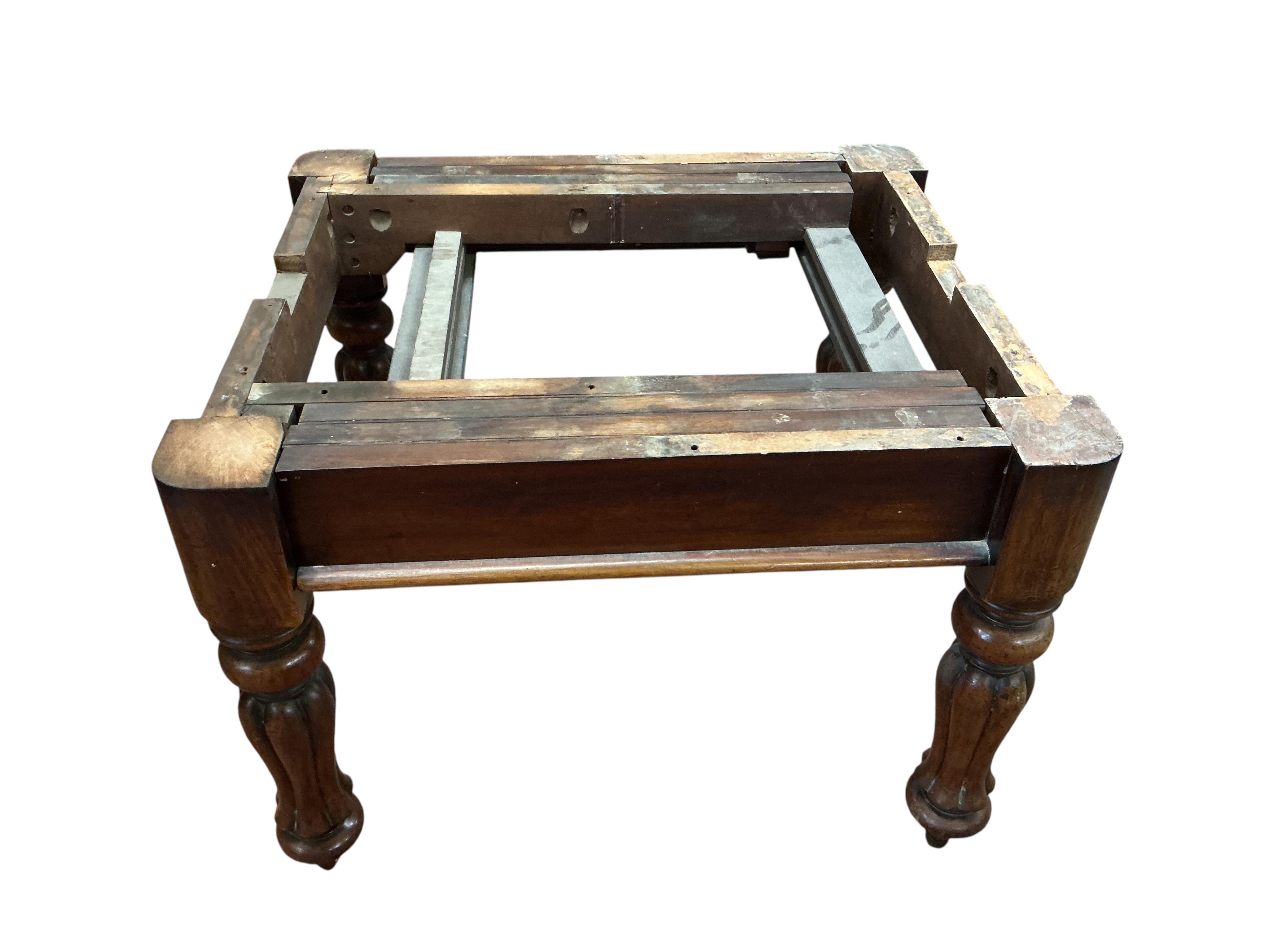 A Victorian mahogany extending dining table, 238cm extended, two spare leaves together with a harlequin set of six William IV mahogany dining chairs